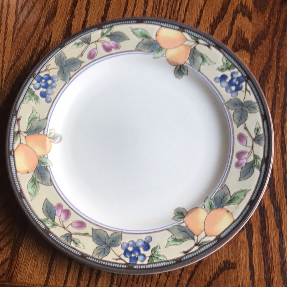 Mikasa Intaglio Garden Harvest Salad Plate